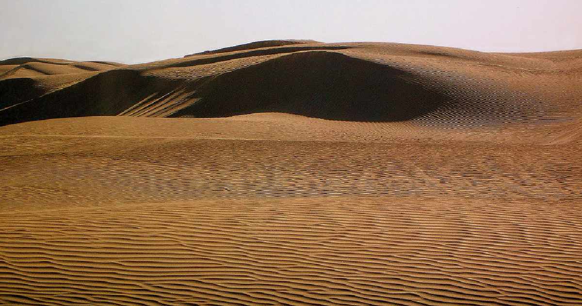 Arabian Desert - largest deserts in the world