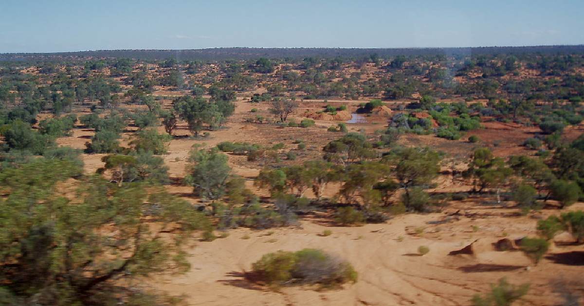 Great Victoria Desert  - largest deserts in the world