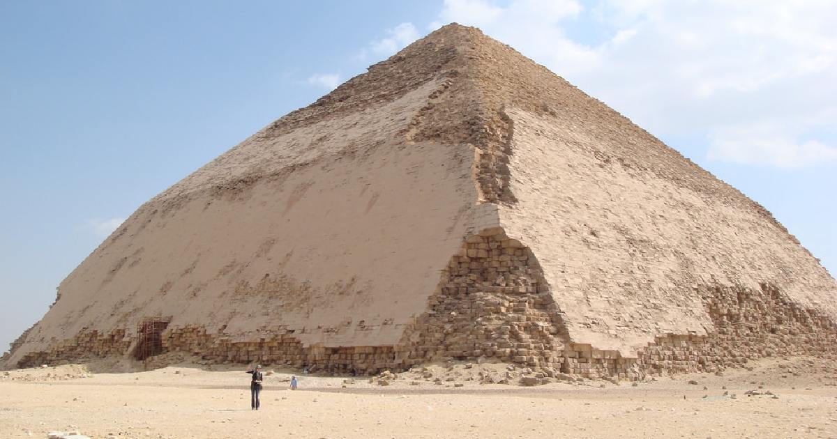 Bent Pyramid - largest pyramids in the world