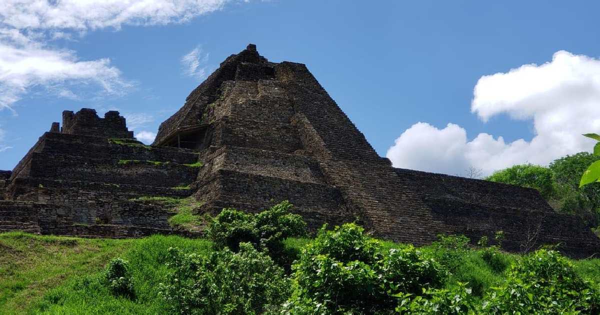 Toniná Pyramid - largest pyramids in the world