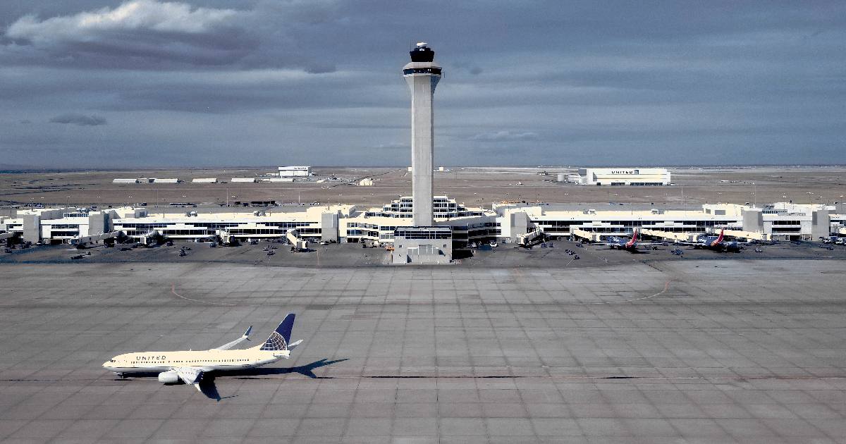 Denver International Airport (DEN) - largest airports in us by by passenger traffic and area