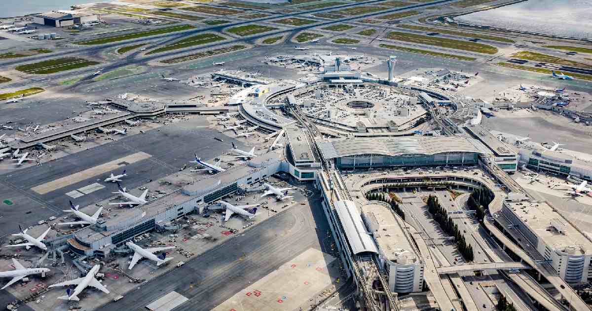 San Francisco International Airport (SFO) - largest airports in us by by passenger traffic and area